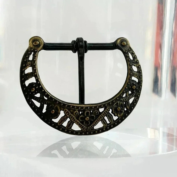 Dark Rich Bronze Vintage Southwest Style Curved Edge Cutout Ornate Belt Buckle - Picture 2 of 10